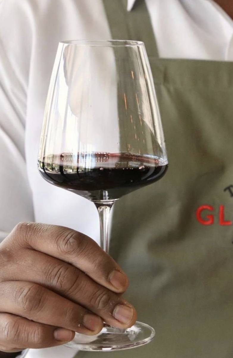 Glenelly Stellenbosch serving rode wijn